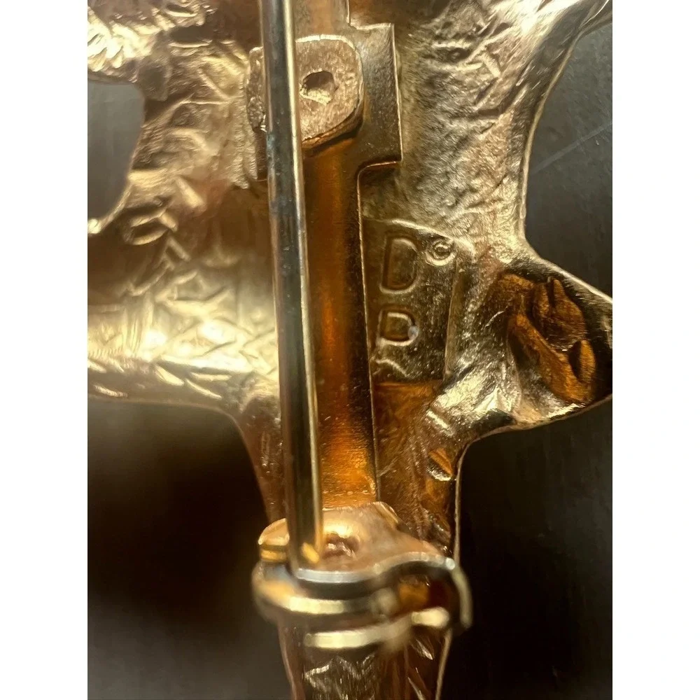 Vintage Pig Ballerina Brooch Gold Ballet Pin Signed DP 90s Whimsical Novelty - Picture 6 of 7